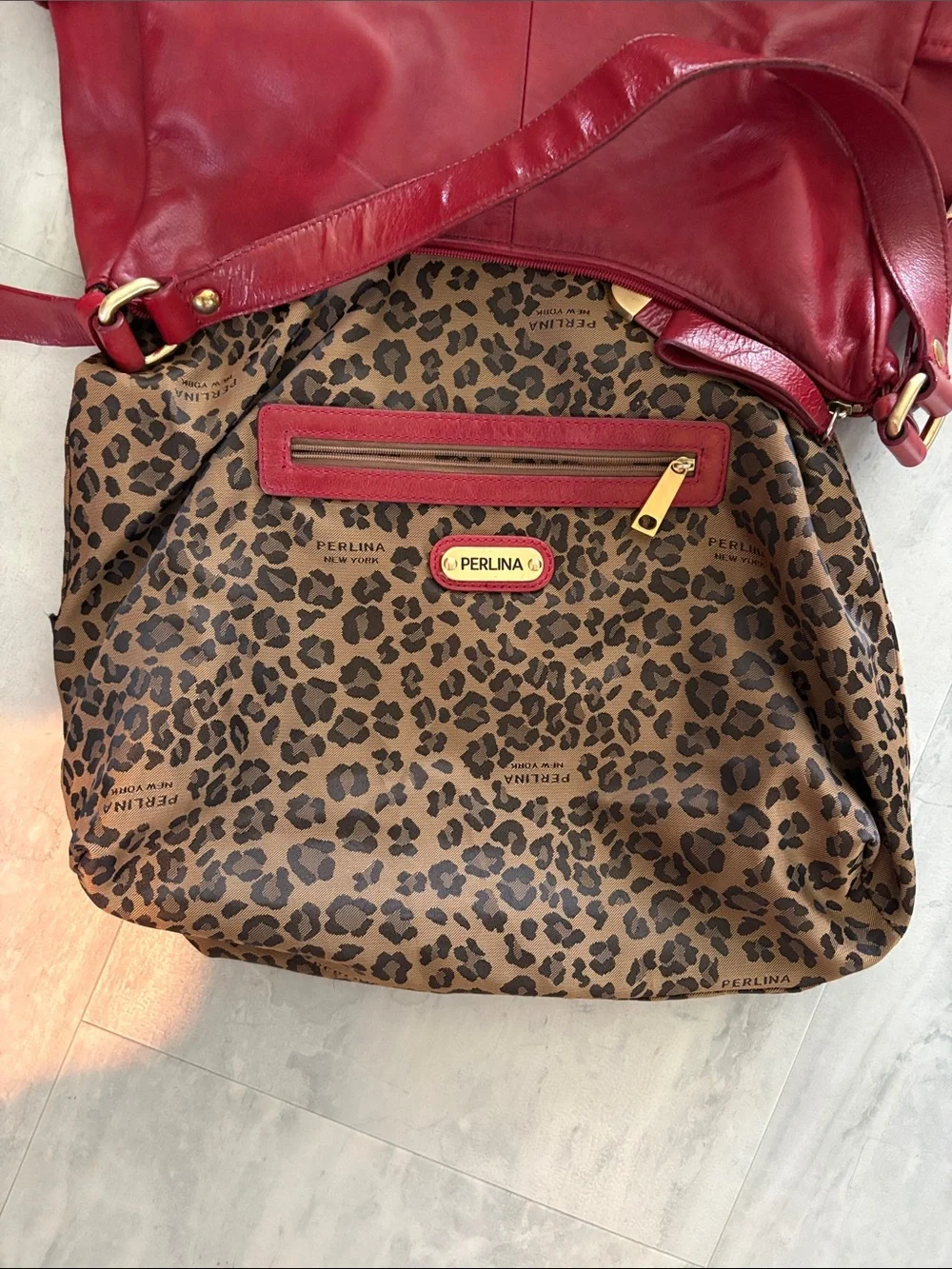Perlina Hobo bag  shoulder bag leather autumn red  side & back pockets  brass ha